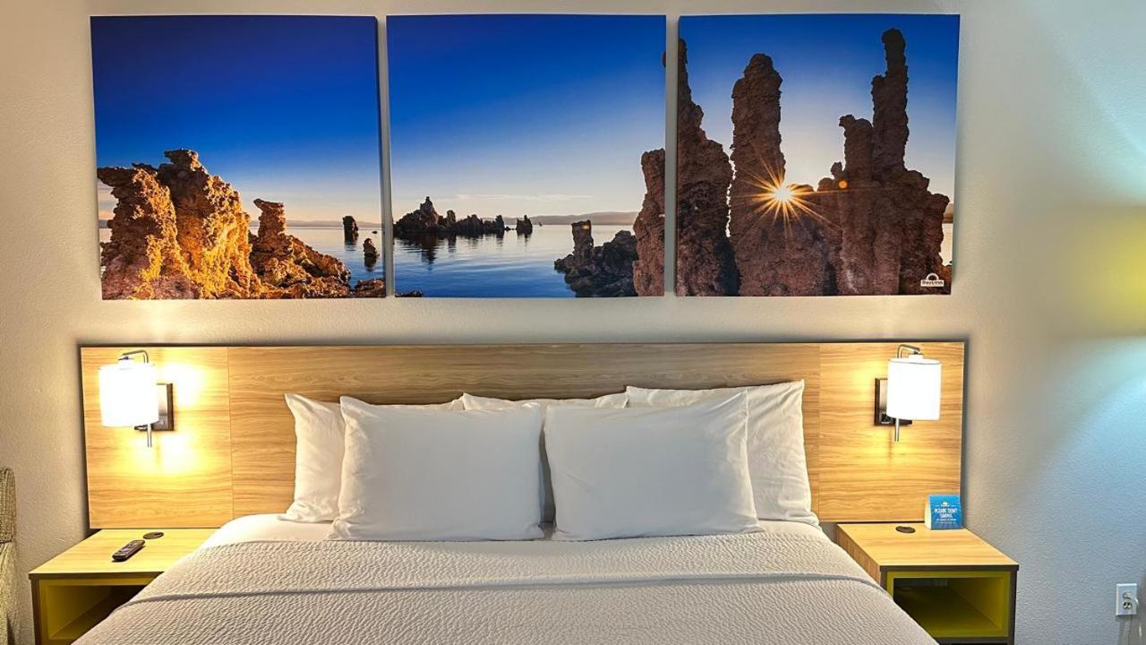 Days Inn By Wyndham Ridgecrest Near China Lake Naval Station Экстерьер фото